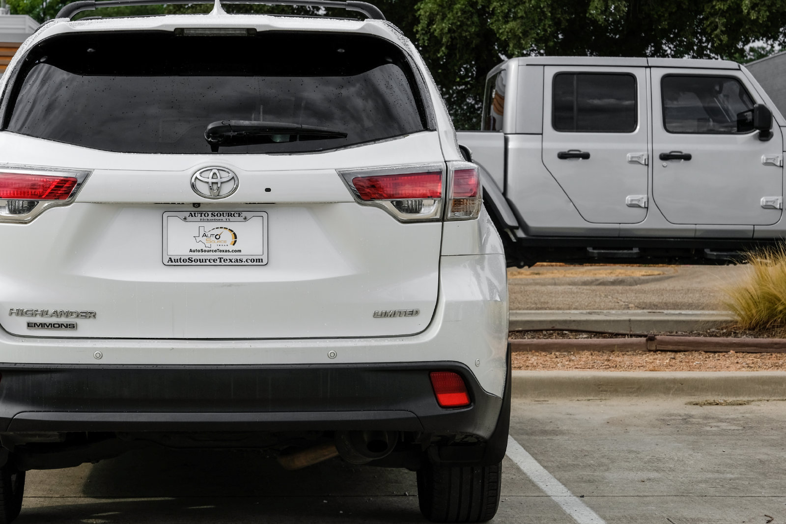 Used 2016 Toyota Highlander Limited w/ Driver Technology Package FWD image 47