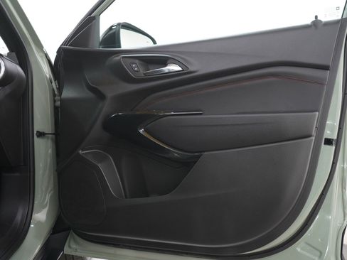 Used 2024 Chevrolet Trax RS w/ Driver Confidence Package image 9