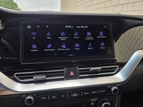Used 2022 Kia Niro EX FWD image 49