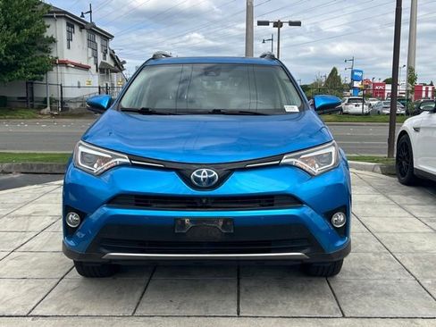 Used 2017 Toyota RAV4 Limited AWD/4WD image 4