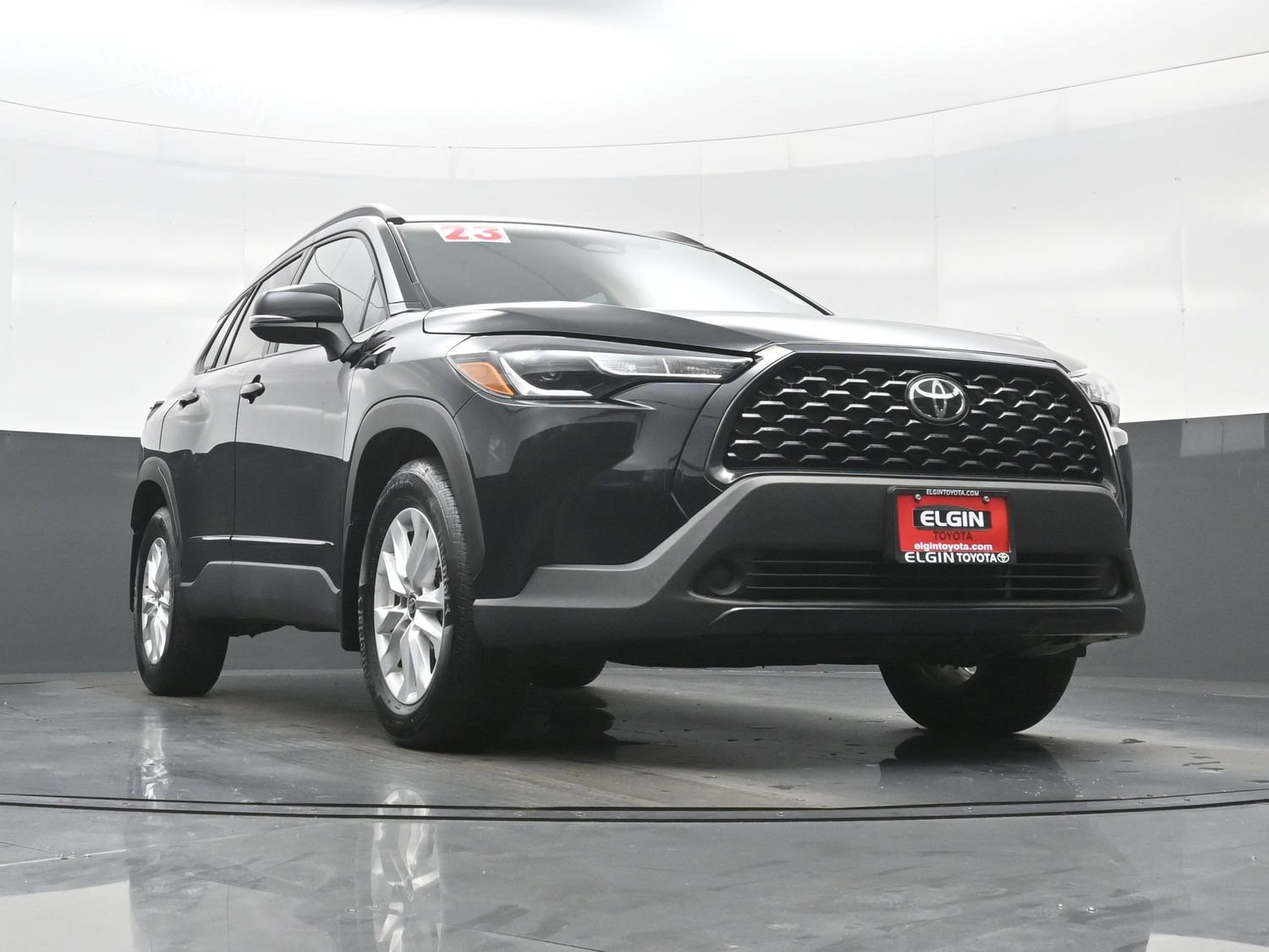 Used 2023 Toyota Corolla Cross LE AWD/4WD image 25
