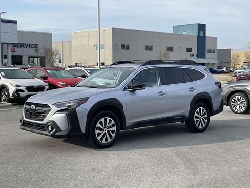 Used 2023 Subaru Outback Premium image 23
