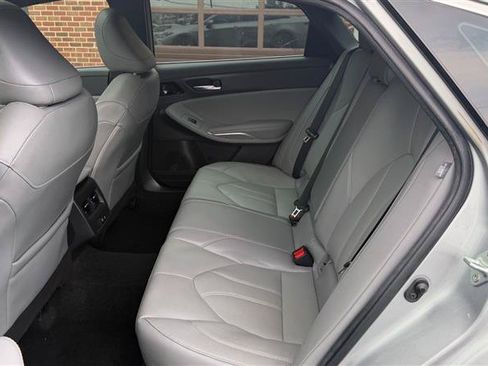 Used 2022 Toyota Avalon XLE w/ Moonroof Package FWD image 22