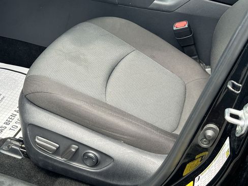 Used 2025 Toyota RAV4 XLE AWD/4WD image 13