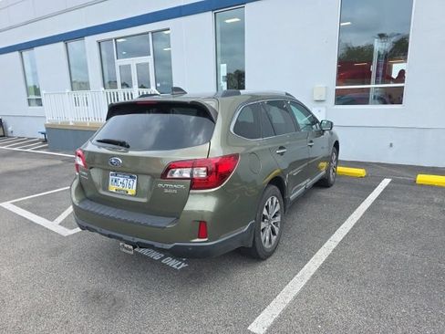 Used 2017 Subaru Outback 3.6R Touring AWD/4WD image 1