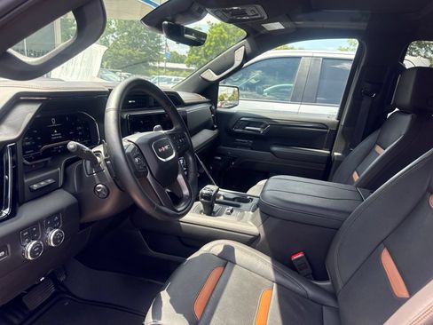 Used 2024 GMC Sierra 1500 AT4 w/ Technology Package AWD/4WD image 8