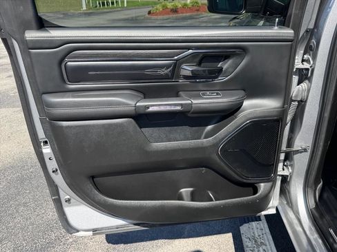 Used 2022 RAM 1500 Limited AWD/4WD image 17