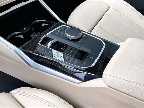 Certified 2024 BMW 330i Sedan w/ Premium Package image 18