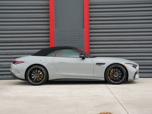 Used 2022 Mercedes-Benz SL 55 AMG 4MATIC image 2