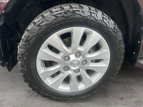 Used 2019 Toyota Sequoia Platinum AWD/4WD image 9