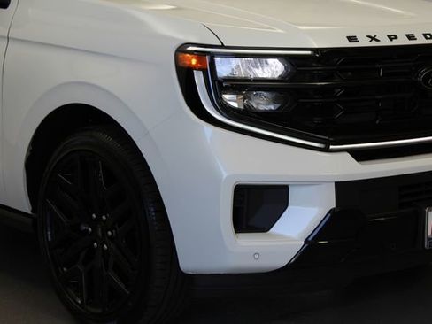 New 2026 Ford Expedition Max Platinum AWD/4WD image 3