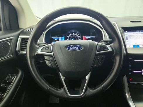 Used 2019 Ford Edge Titanium image 15