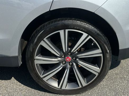 Used 2018 Jaguar F-PACE Prestige image 11