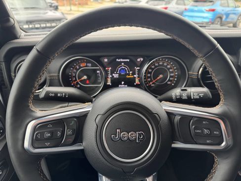 Used 2023 Jeep Wrangler Unlimited Sahara image 18