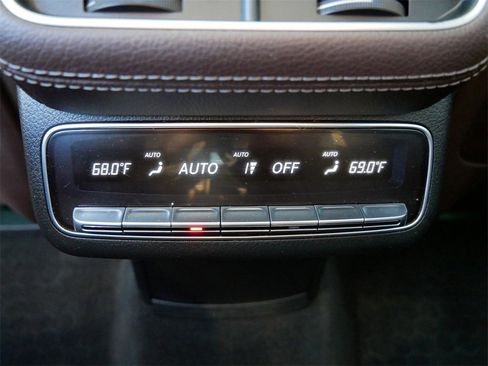 Used 2021 Mercedes-Benz GLS 450 4MATIC image 11