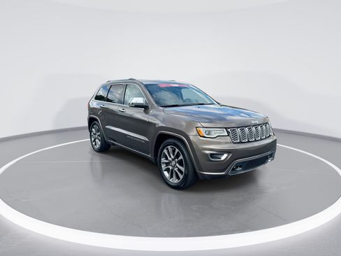 Used 2017 Jeep Grand Cherokee Overland AWD/4WD image 2