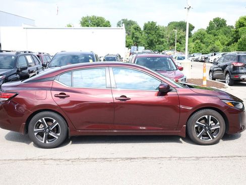 Used 2025 Nissan Sentra SV FWD image 4
