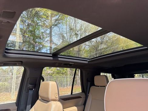 Used 2024 Chevrolet Tahoe Premier w/ Premium Package image 40