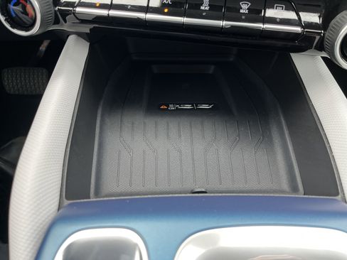 Used 2025 Chevrolet Equinox EV LT w/ Convenience Package image 28