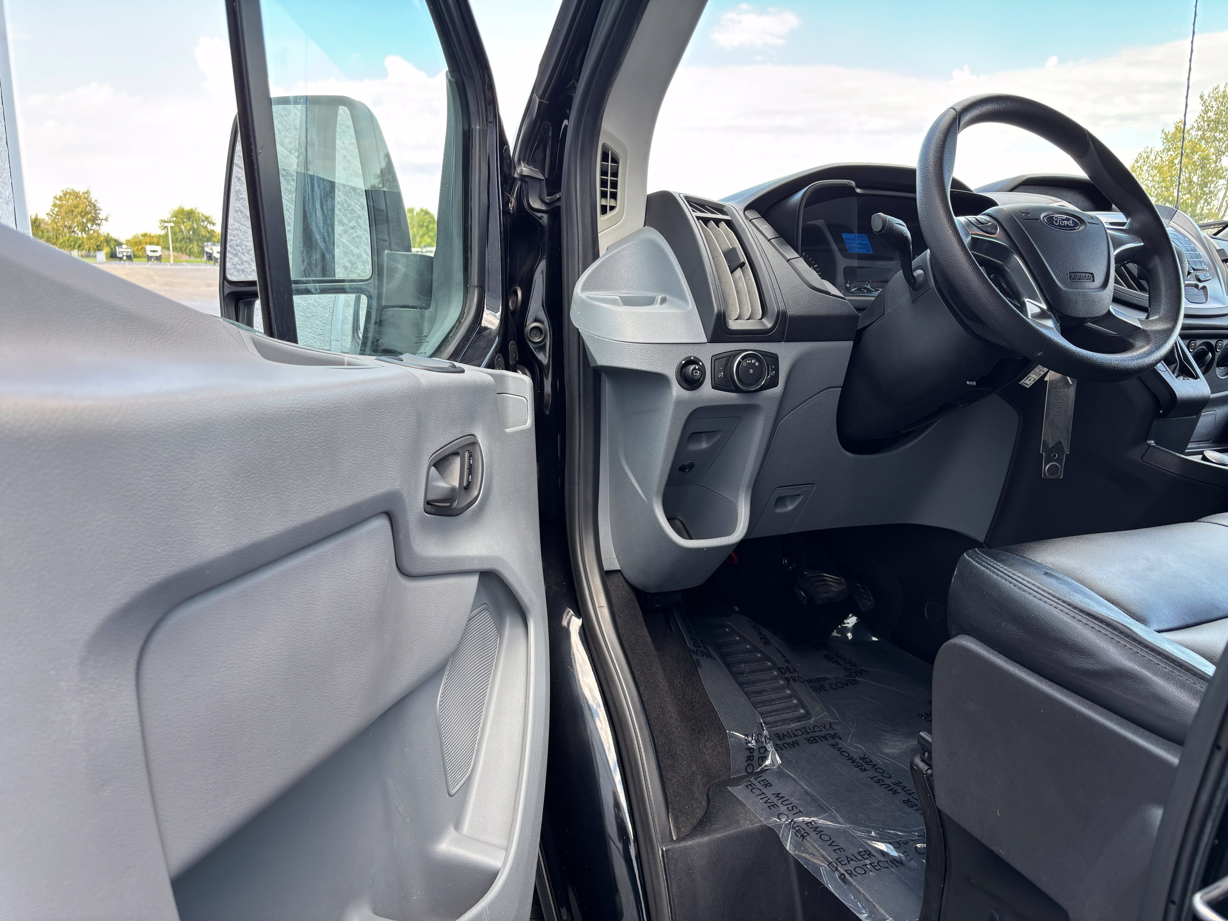 Used 2018 Ford Transit 350 XLT RWD image 11