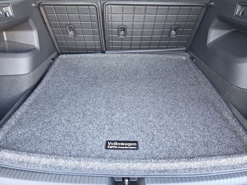 New 2026 Volkswagen Tiguan SE R-Line image 24