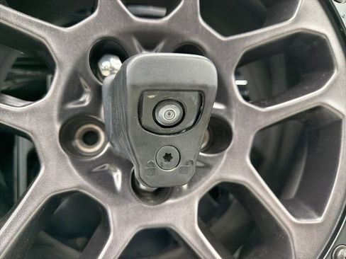 Used 2023 Jeep Wrangler Unlimited Sport AWD/4WD image 7