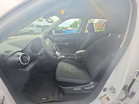 Used 2024 Nissan Kicks SV w/ Interior Electronics Package FWD image 14