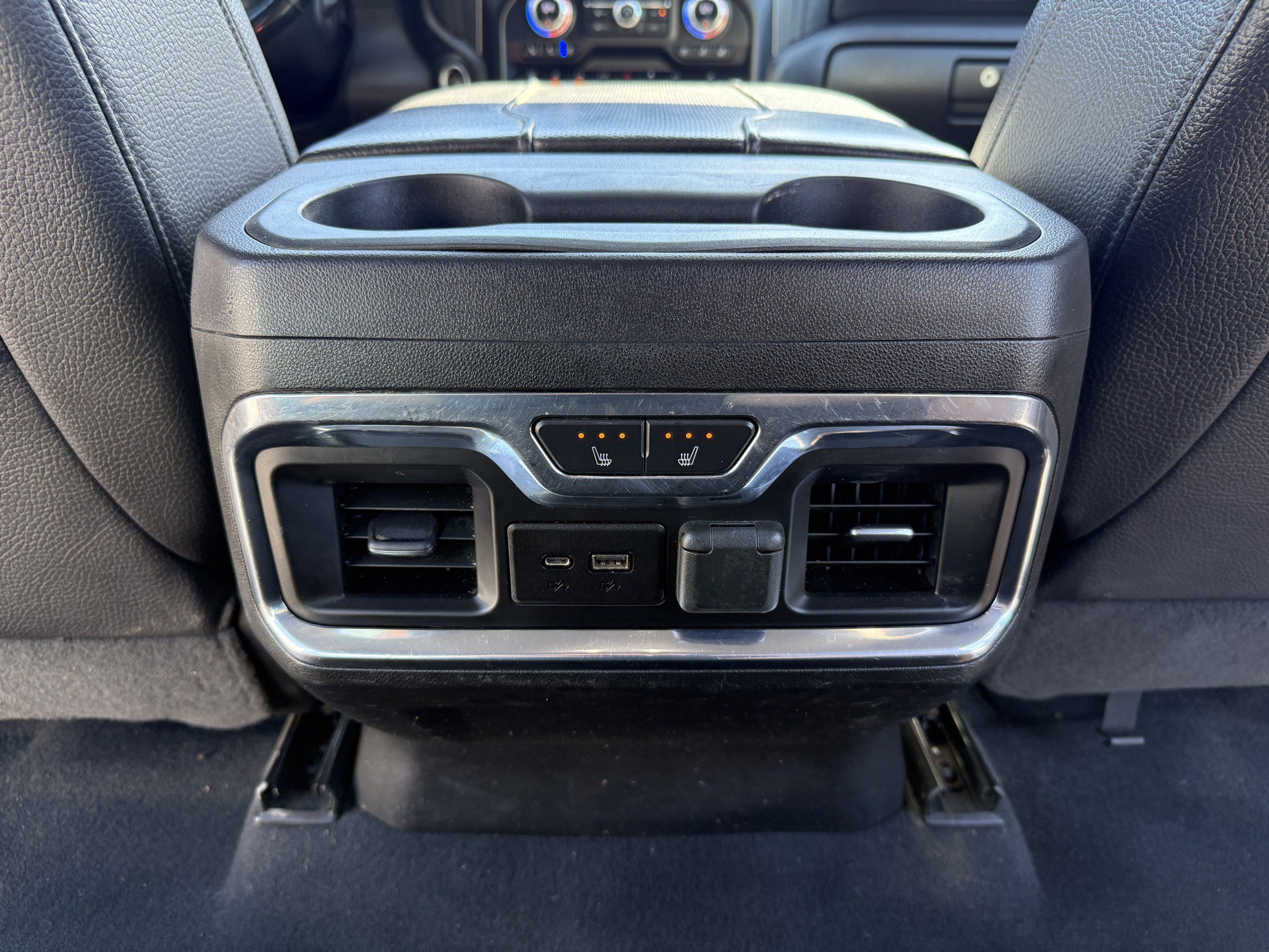 Used 2023 GMC Sierra 3500 Denali w/ Denali Ultimate Package AWD/4WD image 34