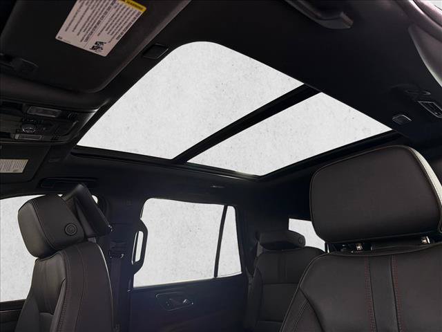 Used 2022 Chevrolet Tahoe RST w/ Luxury Package RWD image 2