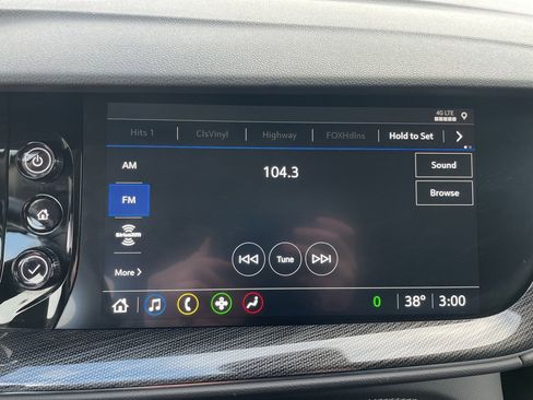 Used 2023 Buick Envision Essence image 15