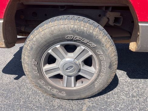 Used 2005 Ford F150 XLT image 9