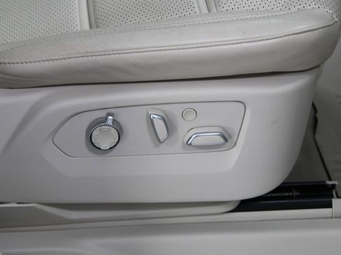 Used 2021 Cadillac Escalade Premium Luxury Platinum w/ Heavy-Duty Trailer Package image 29