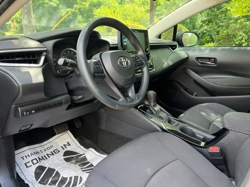 Used 2022 Toyota Corolla LE FWD image 11
