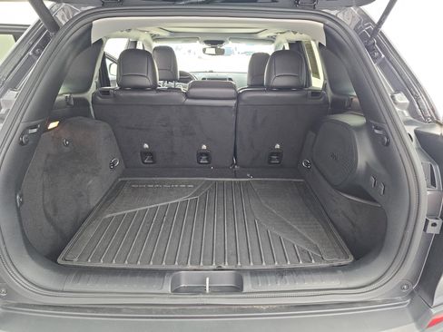 Used 2021 Jeep Cherokee Limited w/ Elite Package image 12