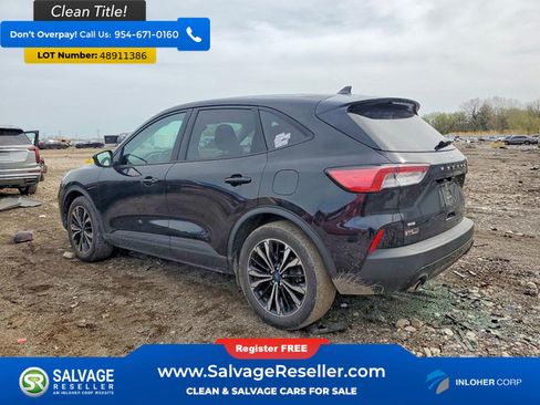 Used 2022 Ford Escape SE w/ SE Sport Appearance Package FWD image 3