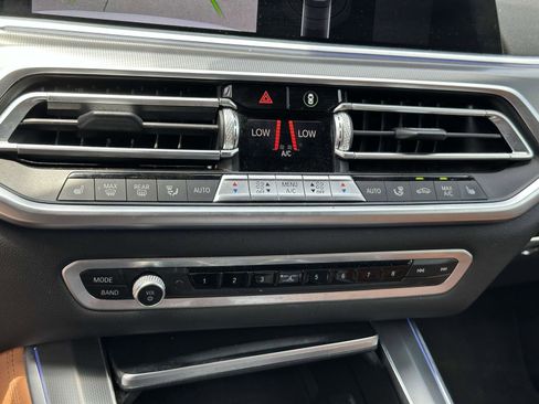 Used 2021 BMW X5 xDrive40i w/ Premium Essential Package image 23