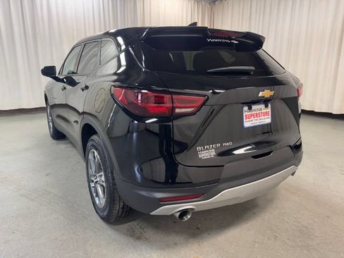 Used 2025 Chevrolet Blazer LT AWD/4WD image 10