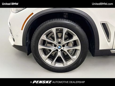 Used 2022 BMW X5 xDrive40i w/ Premium Package AWD/4WD image 9