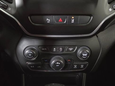 Used 2021 Jeep Cherokee Latitude Lux AWD/4WD image 26