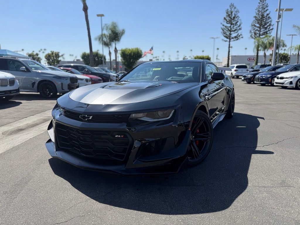 Used 2020 Chevrolet Camaro ZL1 RWD image 1