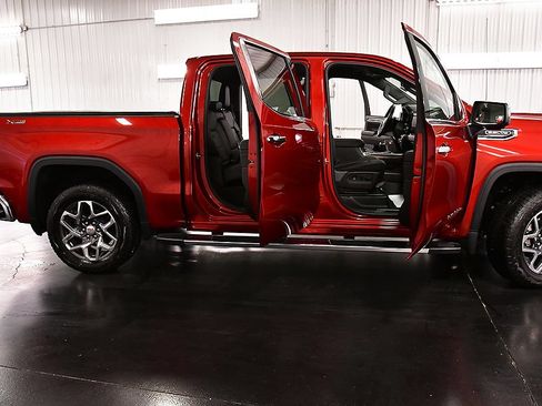 Used 2024 GMC Sierra 1500 SLT w/ SLT Premium Package AWD/4WD image 33