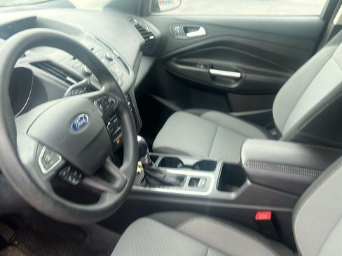 Used 2017 Ford Escape SE w/ SE Cold Weather Package AWD/4WD image 17