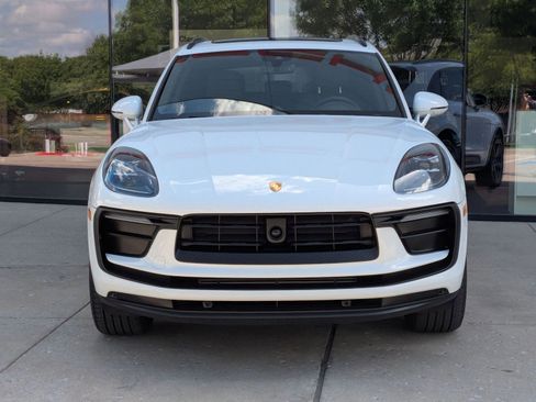 Certified 2026 Porsche Macan AWD/4WD image 6