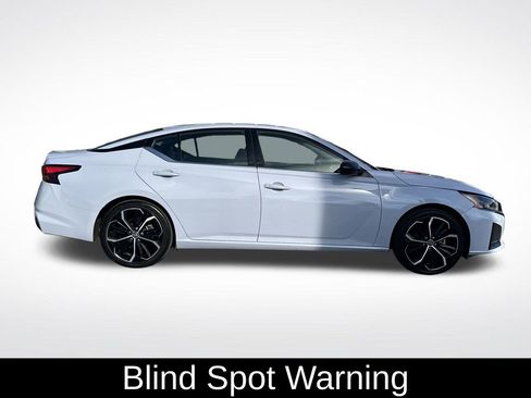 Used 2024 Nissan Altima 2.5 SR image 8