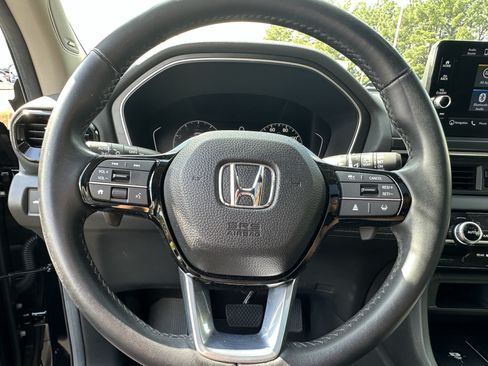 Used 2024 Honda Pilot Touring image 6