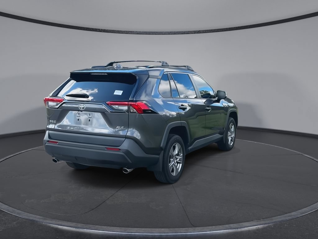 Used 2024 Toyota RAV4 XLE w/ Convenience Package FWD image 8