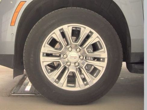 Used 2025 GMC Yukon Denali AWD/4WD image 19