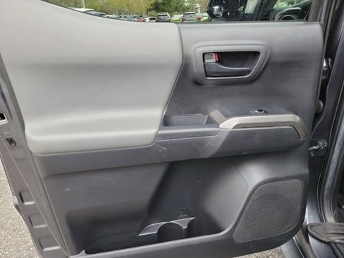 Used 2022 Toyota Tacoma SR5 image 9