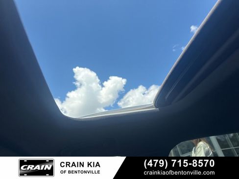 Used 2025 Chevrolet Trax RS w/ Sunroof Package FWD image 4