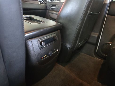 Used 2010 GMC Yukon Denali AWD/4WD image 14